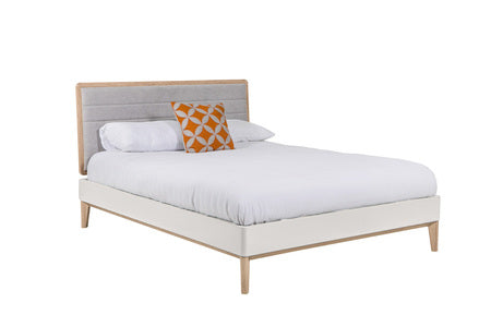 Mal-406-OK Bed 6' - Cashmere Oak